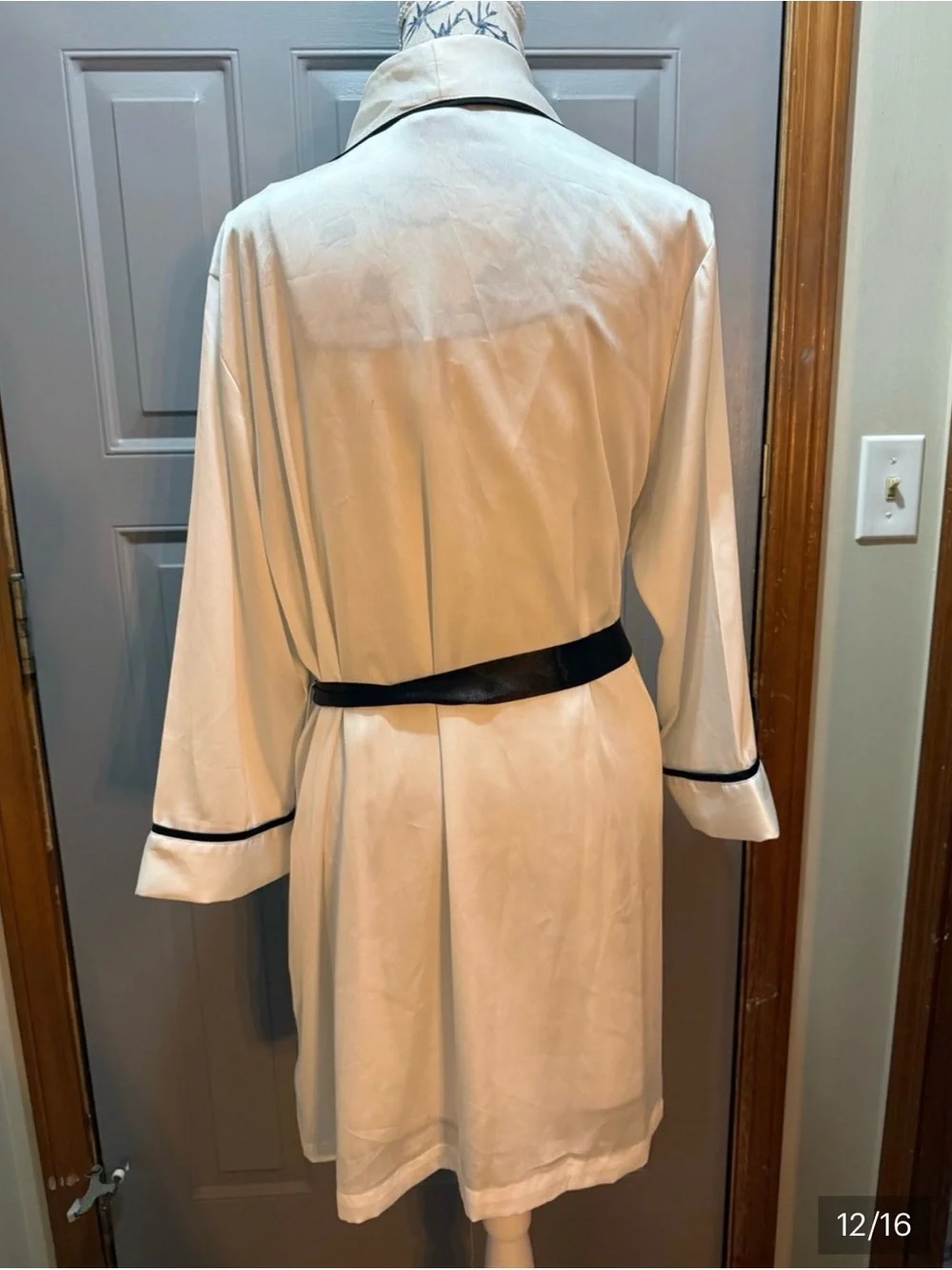 Kate Spade- White black “Mrs” satin robe with belt, XL